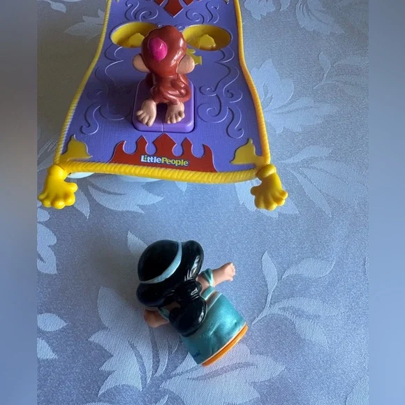 Fisher Price Little People Disney Aladdin Jasmine Musical Magic Carpet Toy - Picture 6 of 7